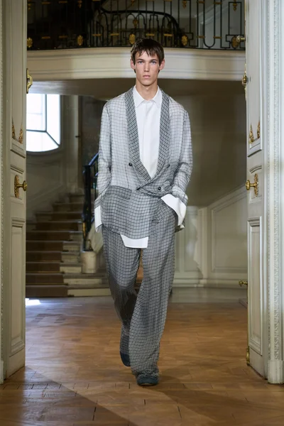 Look 2